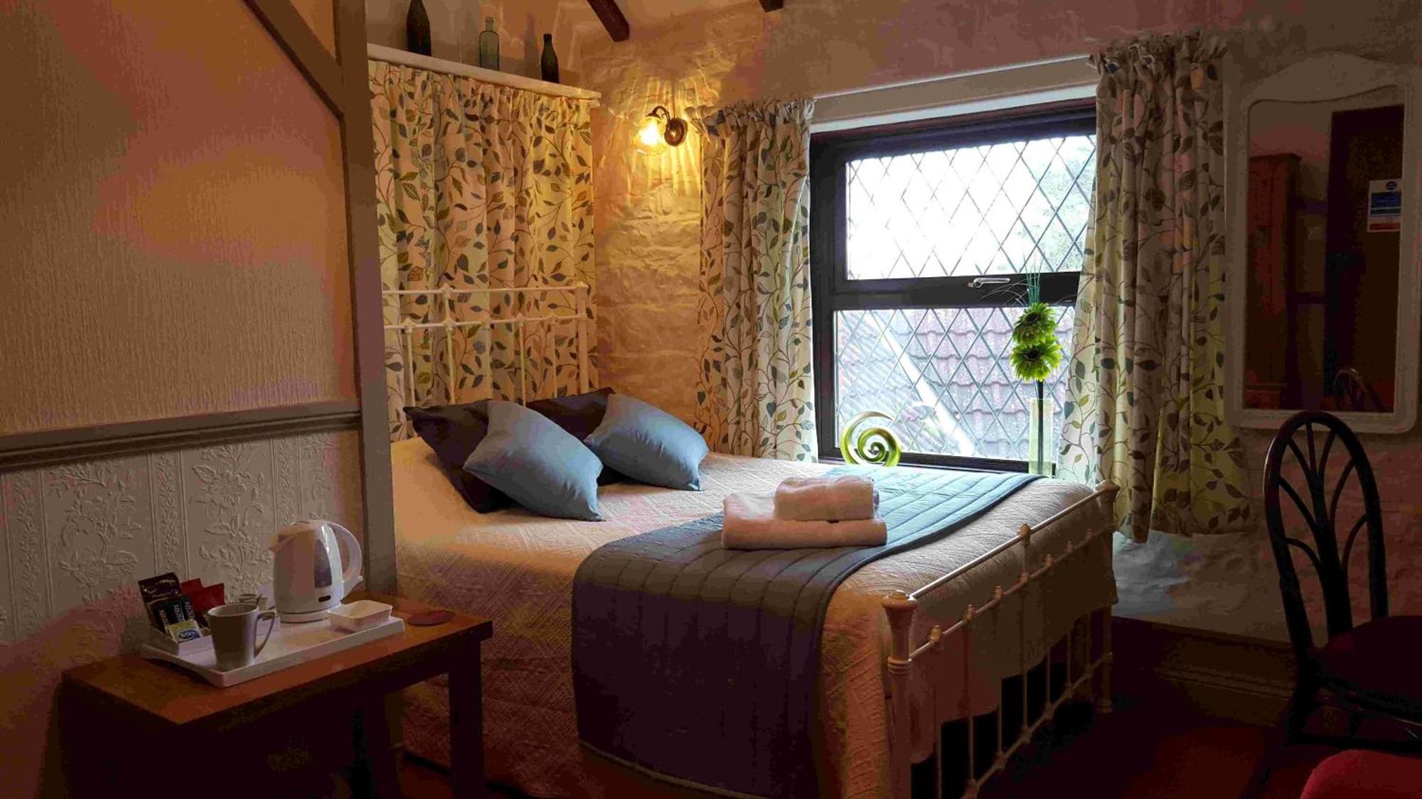Hotel Oyo The Walnut Tree à West Camel Extérieur photo