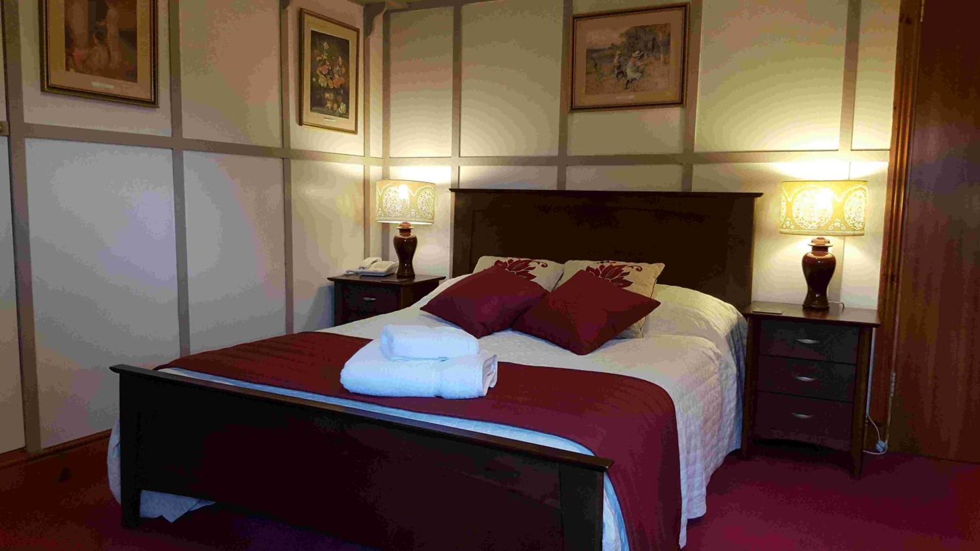 Hotel Oyo The Walnut Tree à West Camel Extérieur photo